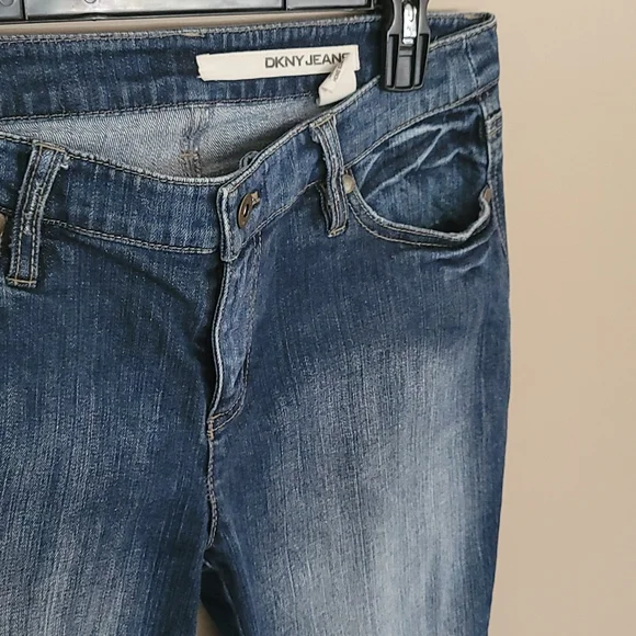 DKNY capris size 4 - Picture 2 of 4